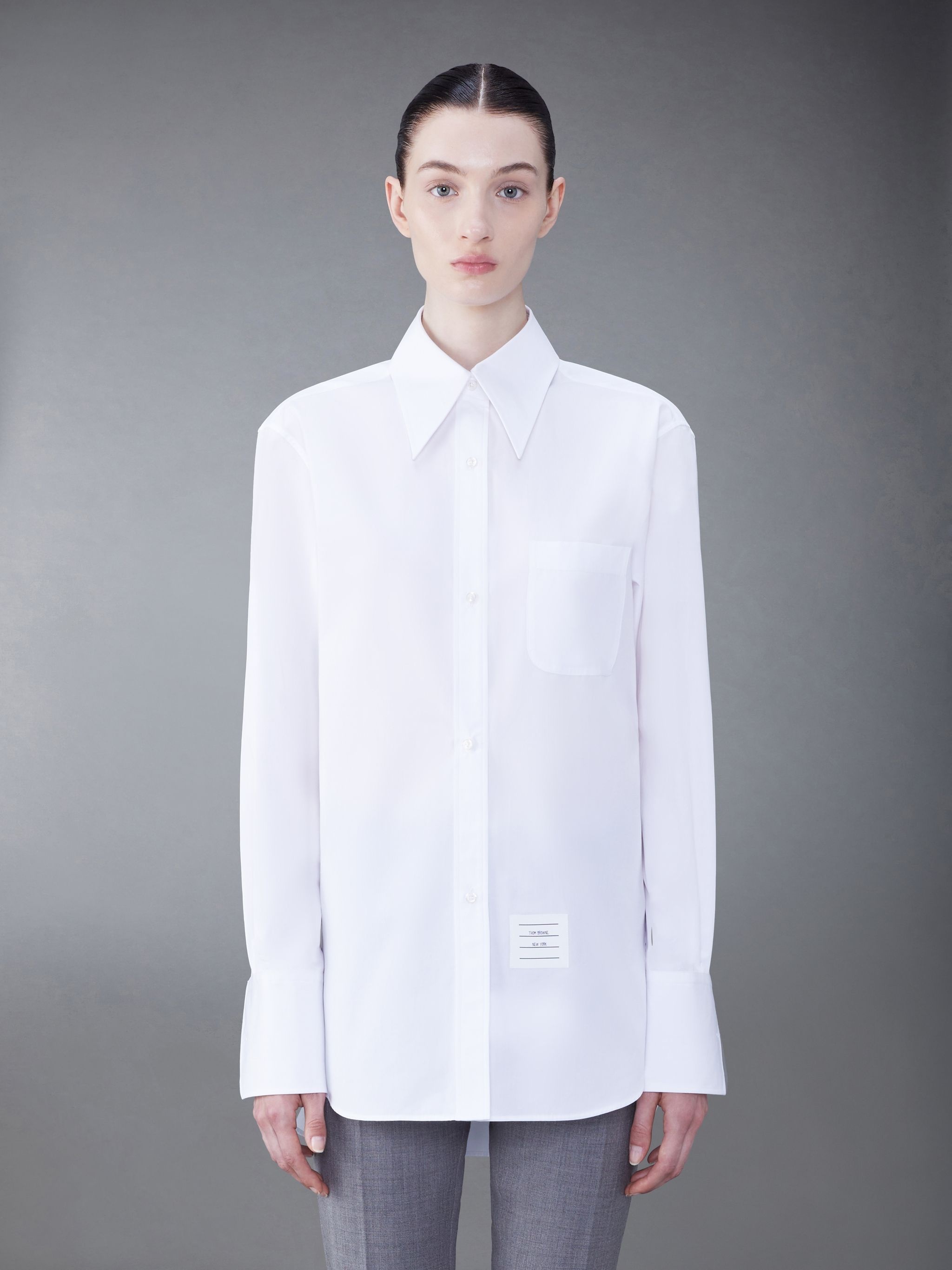 pointed-collar logo-patch shirt - 2