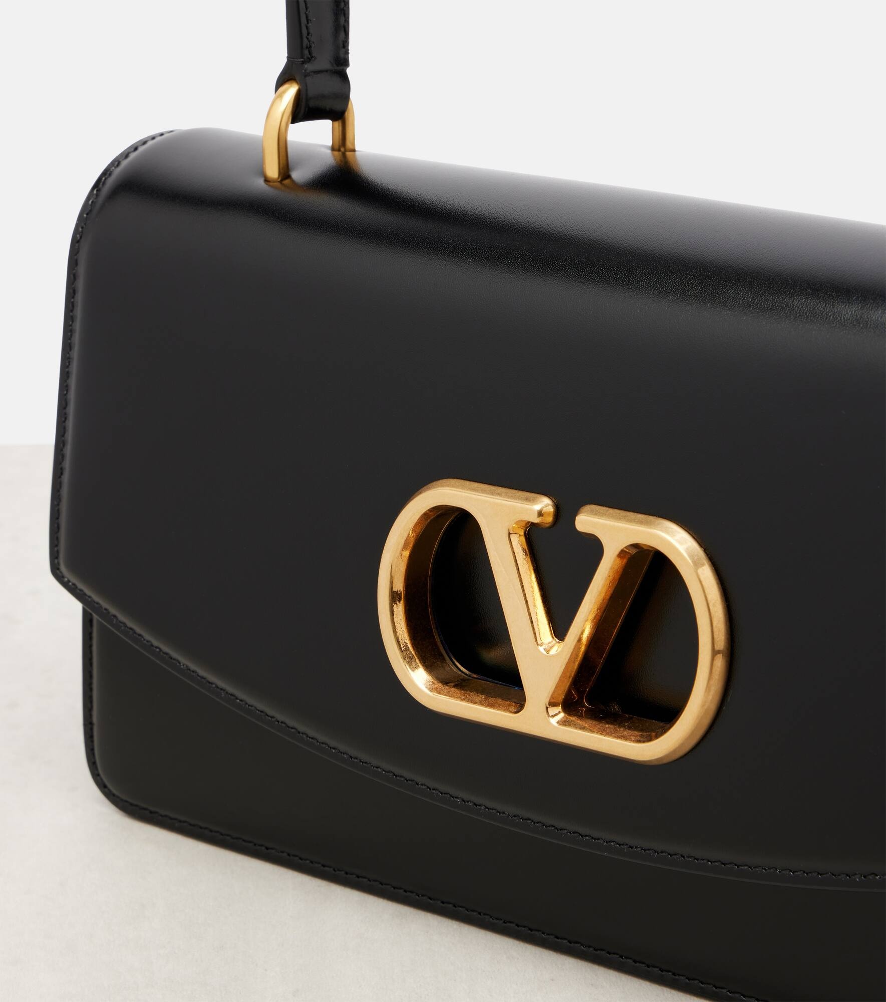 Vain Small VLogo leather shoulder bag - 6