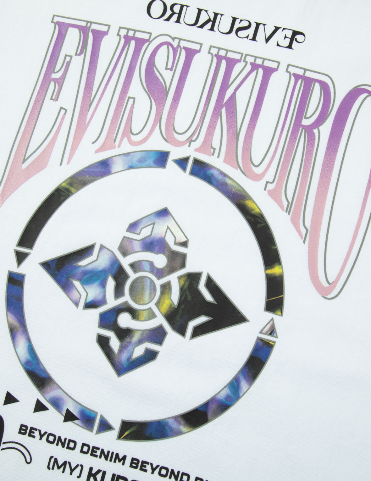 Gradiant Abstract Pattern Kamon Print T-Shirt - 7