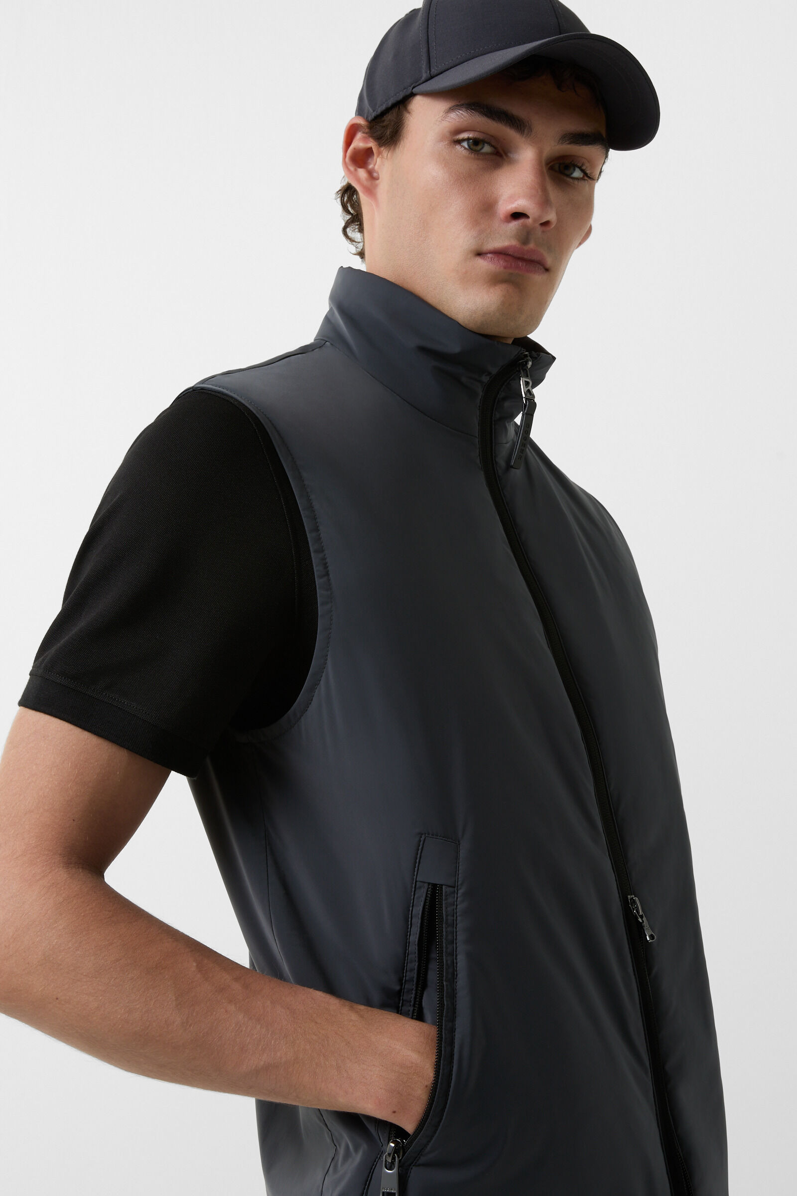 Jonny Lightweight vest in Dark gray - 6
