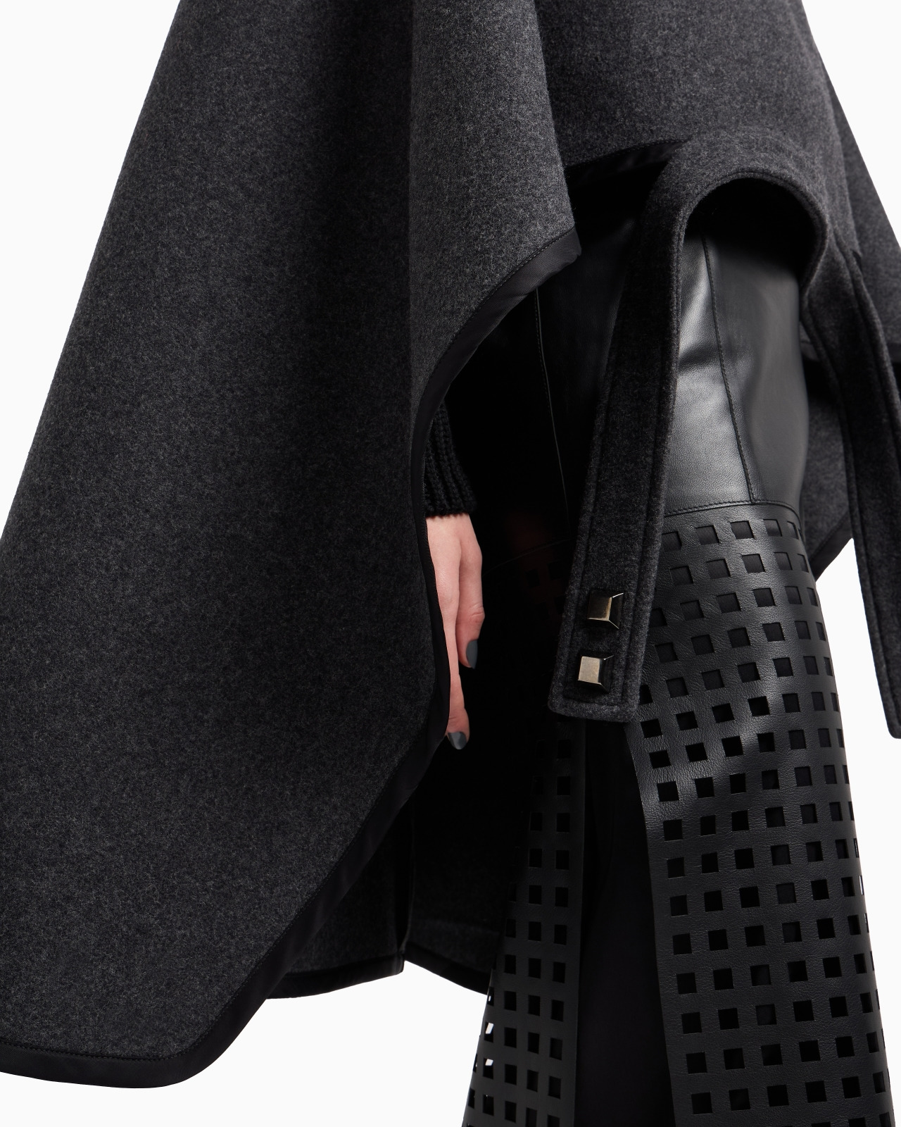 POLYGON CAPSULE COLLECTION WOOL CLOTH CAPE - 4