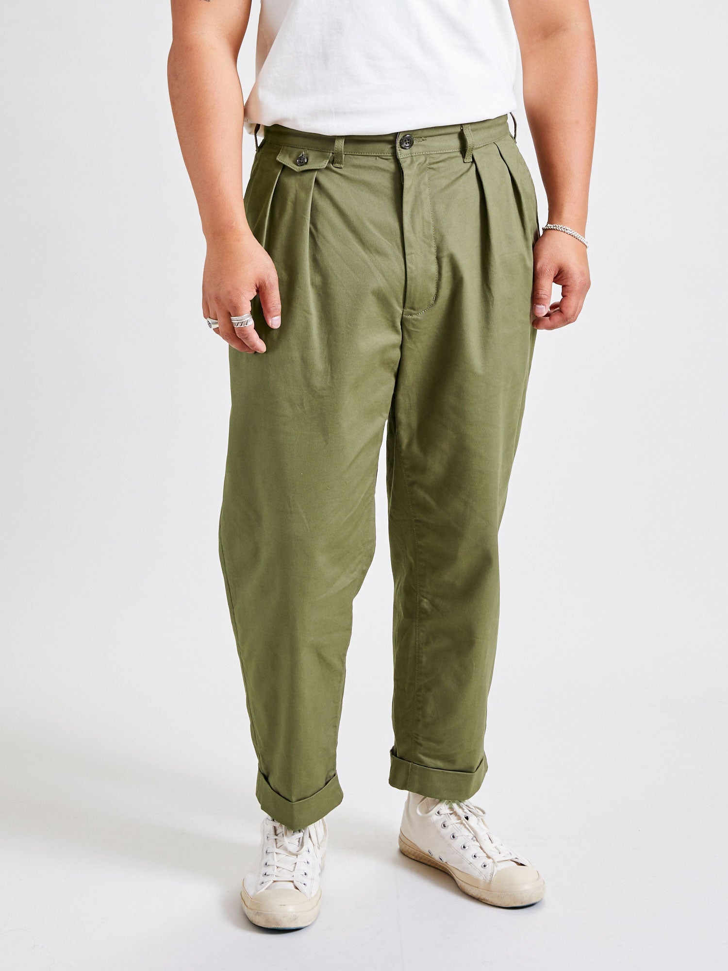 2-Pleat Twill Trousers in Olive - 2