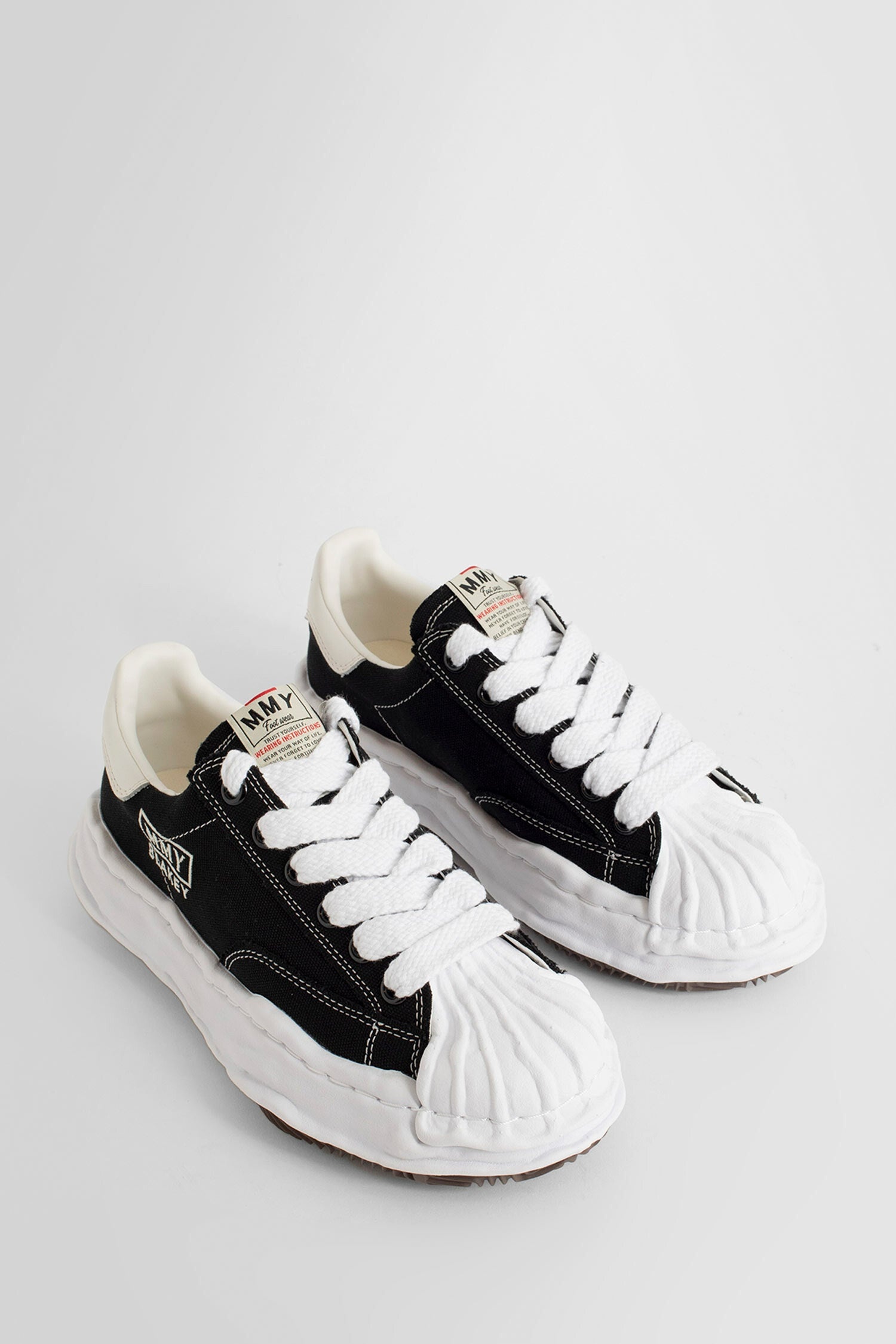 MAISON MIHARA YASUHIRO UNISEX BLACK SNEAKERS - 6