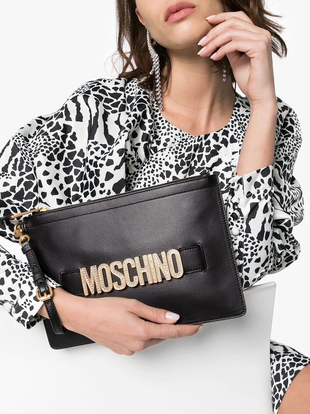 logo-embellished leather clutch bag - 2