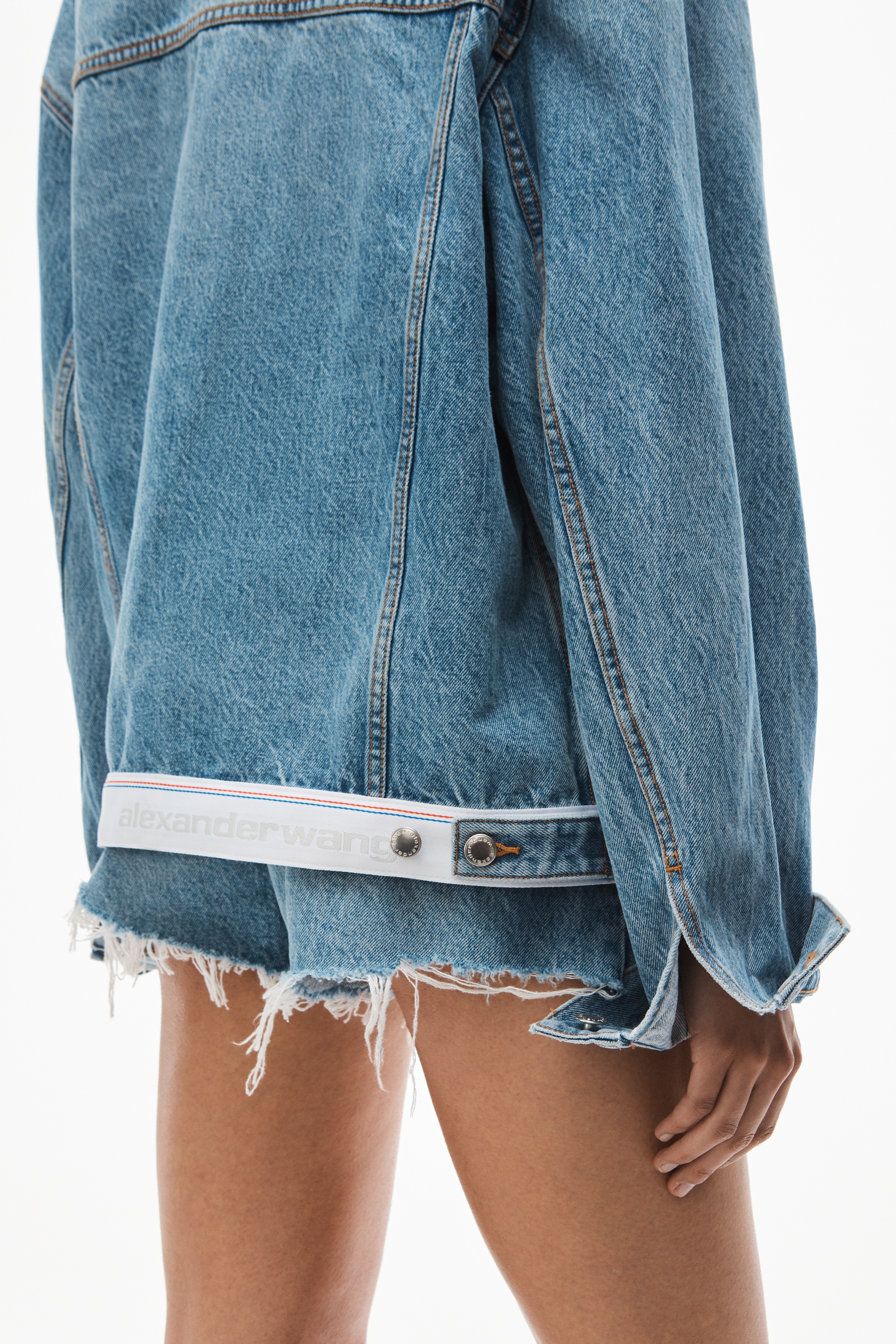 LOGO TRUCKER JACKET IN DENIM - 6
