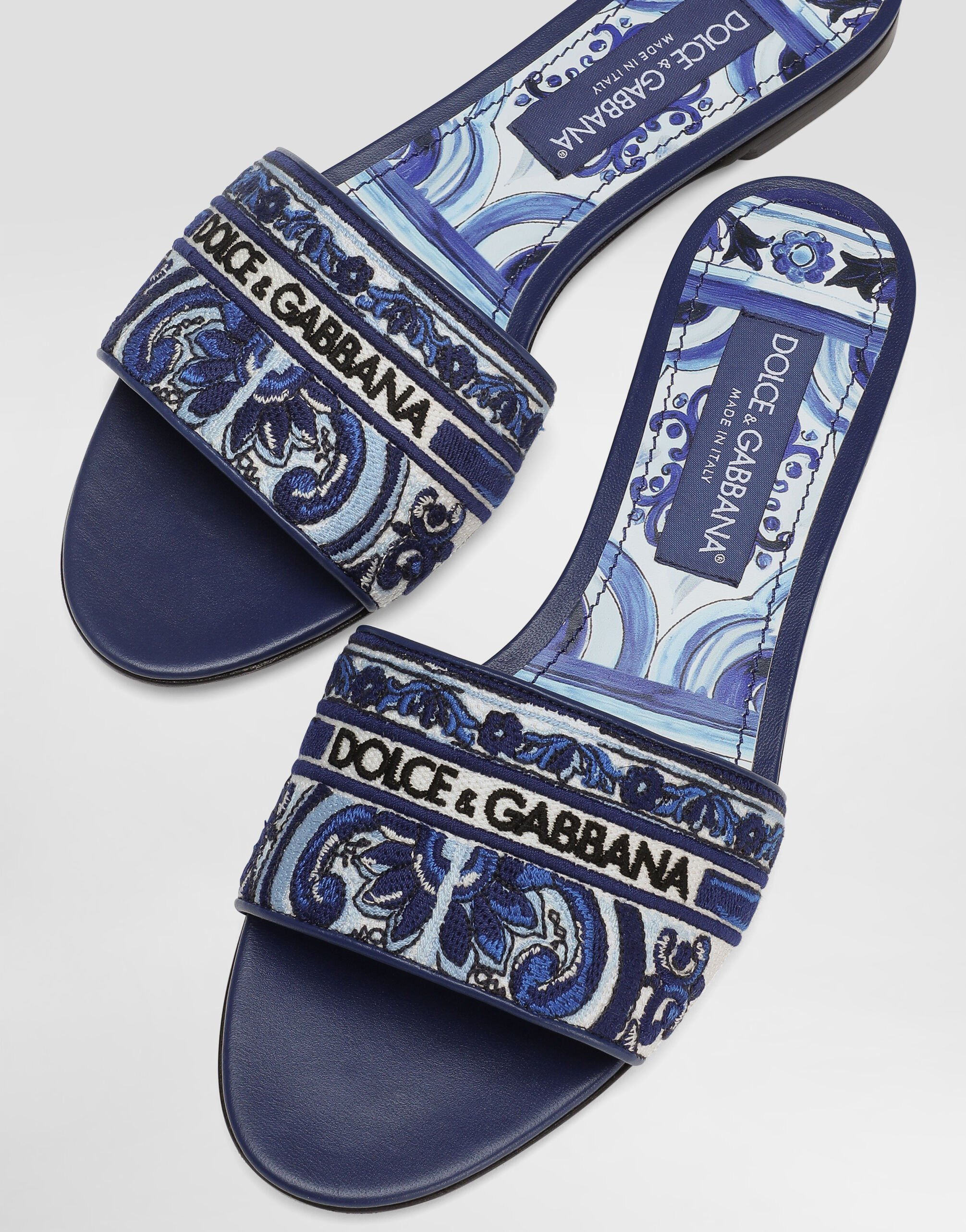 Embroidered slides - 4