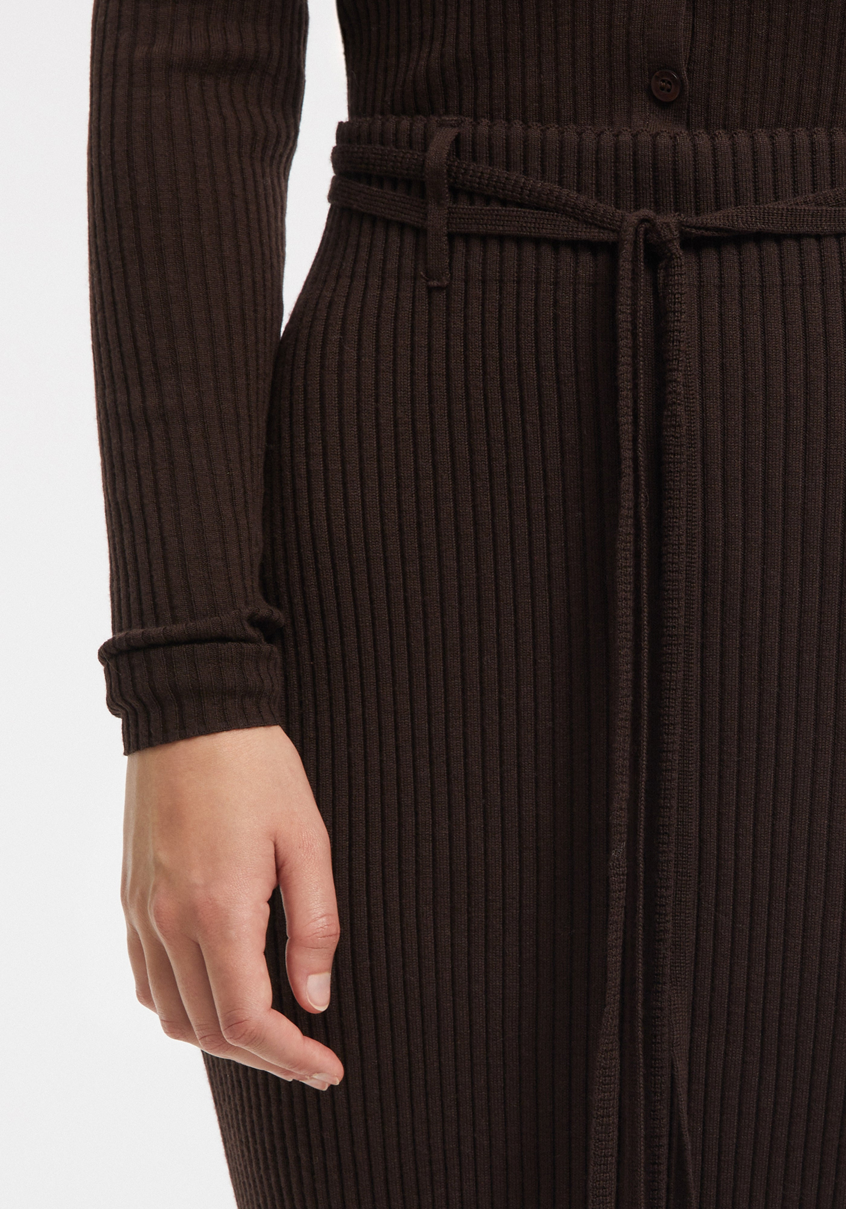 ROMAN
Merino ribbed midi skirt with belt - 4