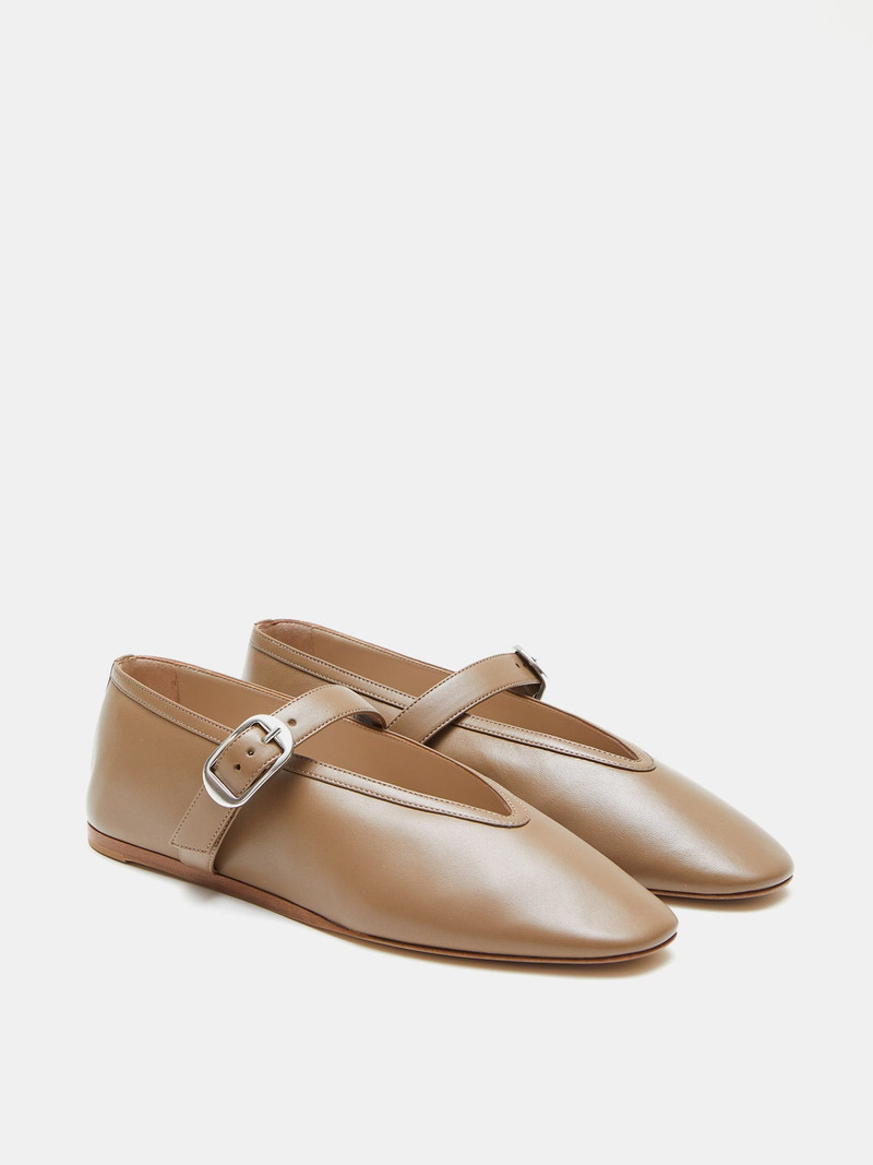 LE MONDE BÉRYL Stella Slipper / Taupe Leather outlook
