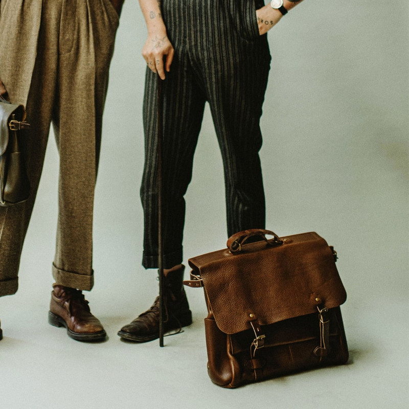 48H IRVING EXECUTIVE POSTMAN BAG - AMBER BROWN 7