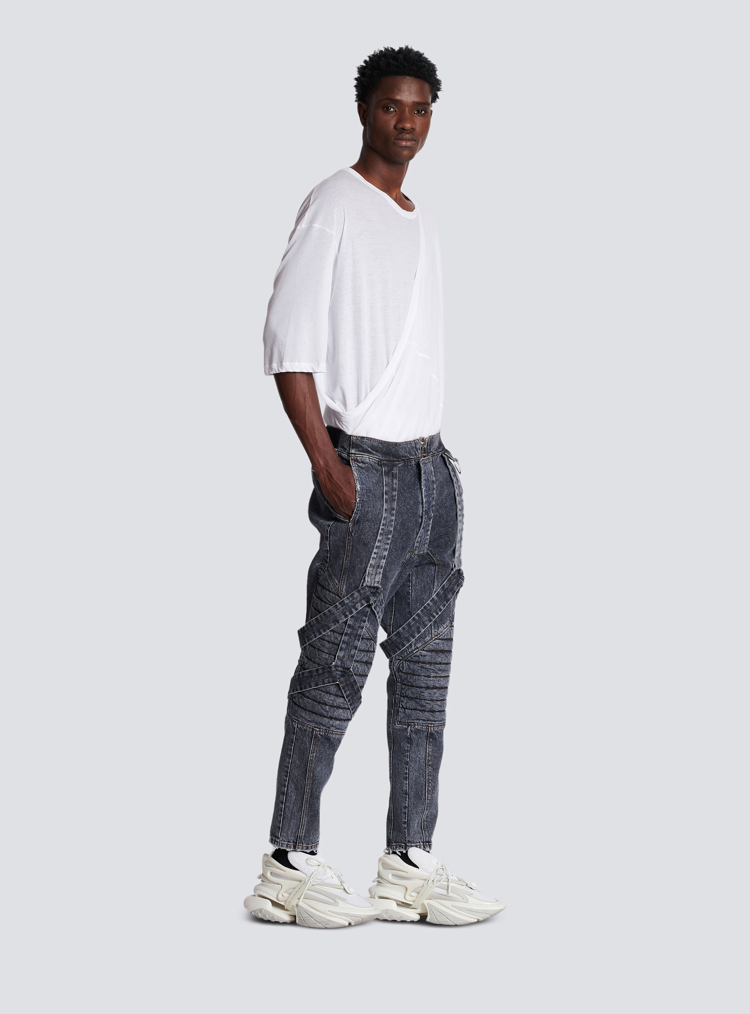 Cotton slim-fit jeans with straps - 3