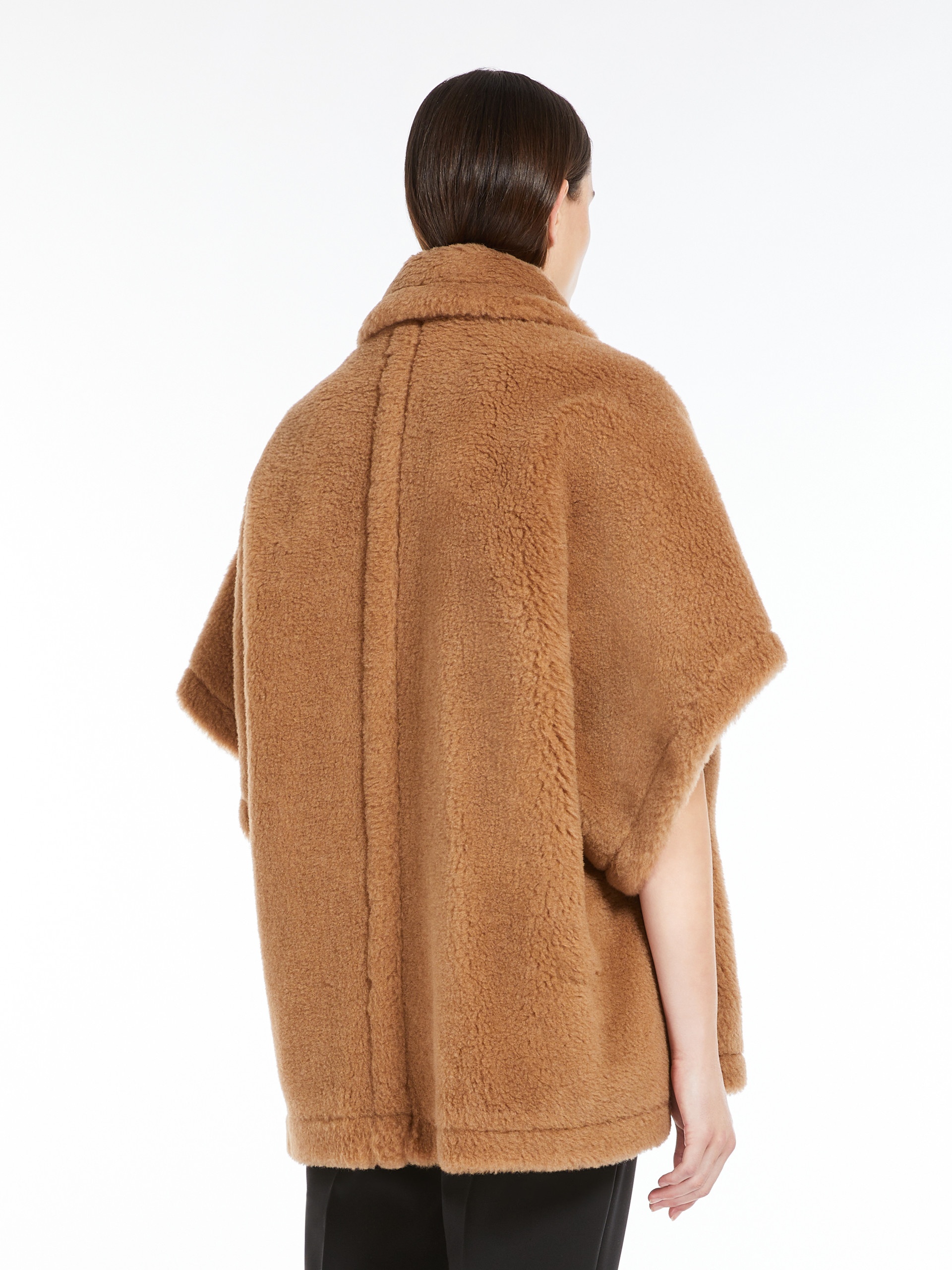 TEBE Teddy fabric cape - 4
