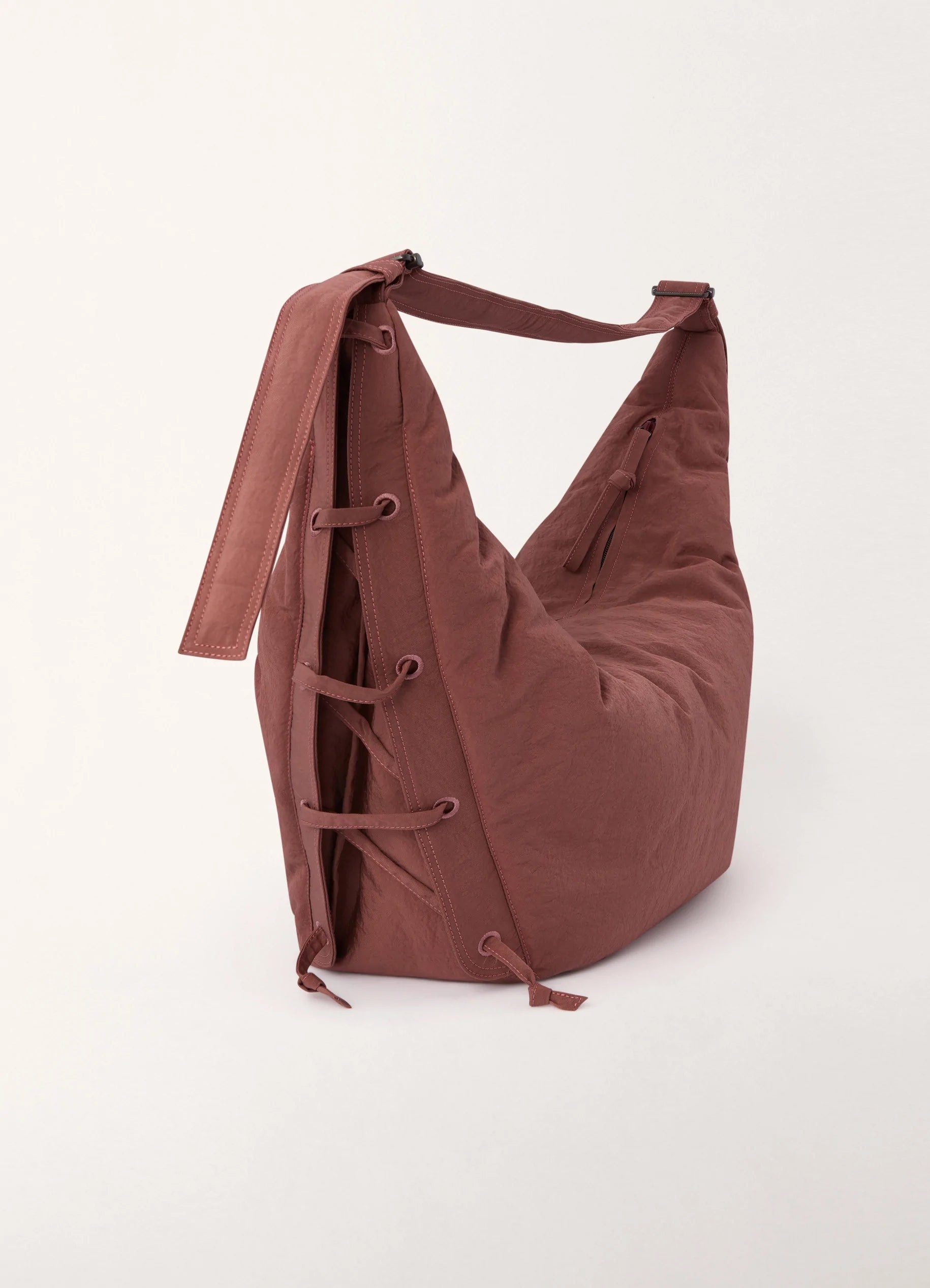 SOFT GAME BAG
NYLON CANVAS - 2