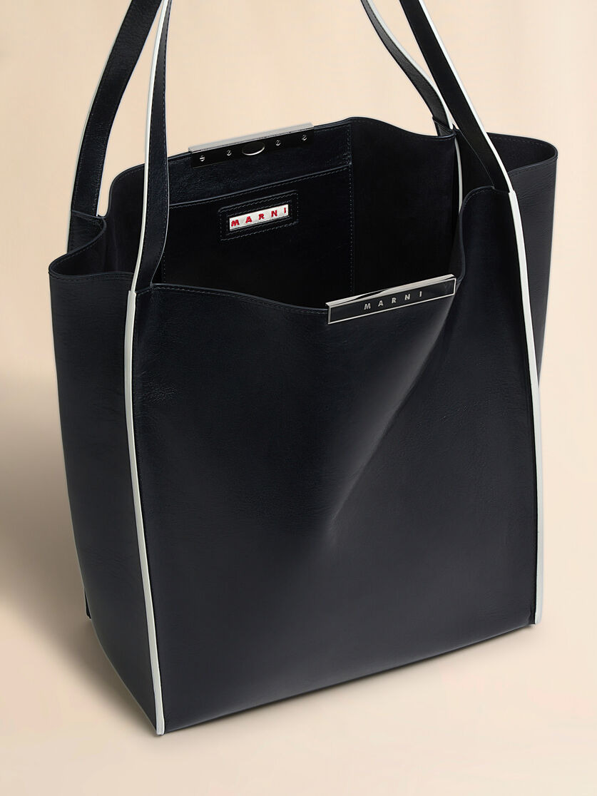 BLACK LEATHER CRESTA N/S TOTE BAG - 4