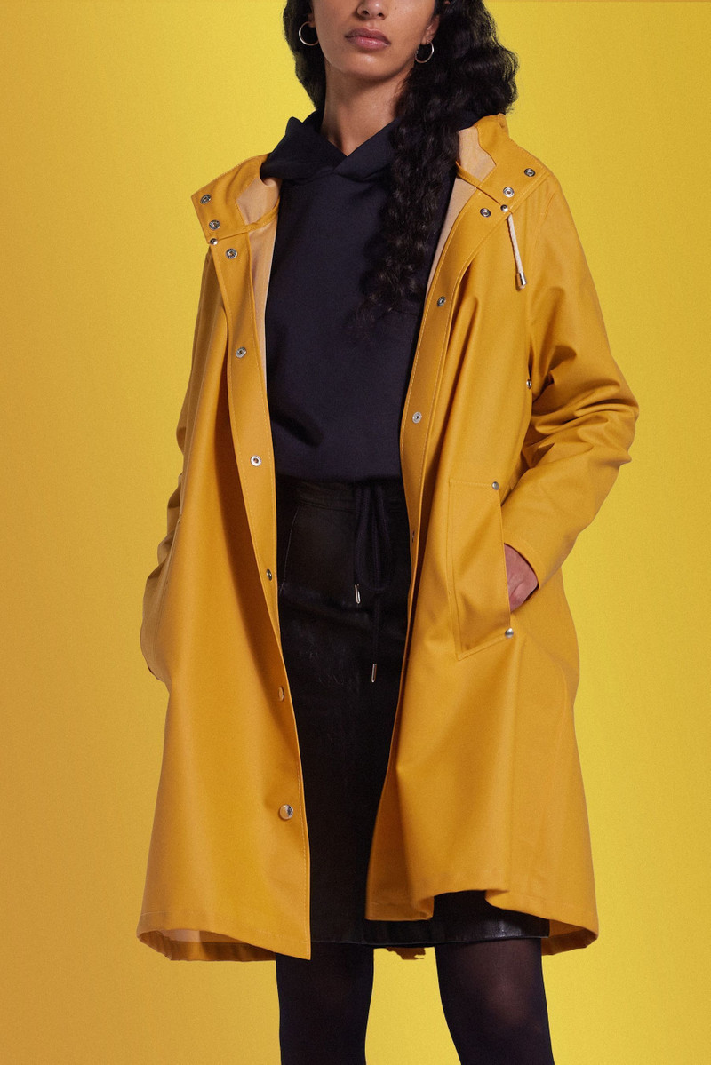 Mosebacke Lightweight Raincoat Warm Honey 1