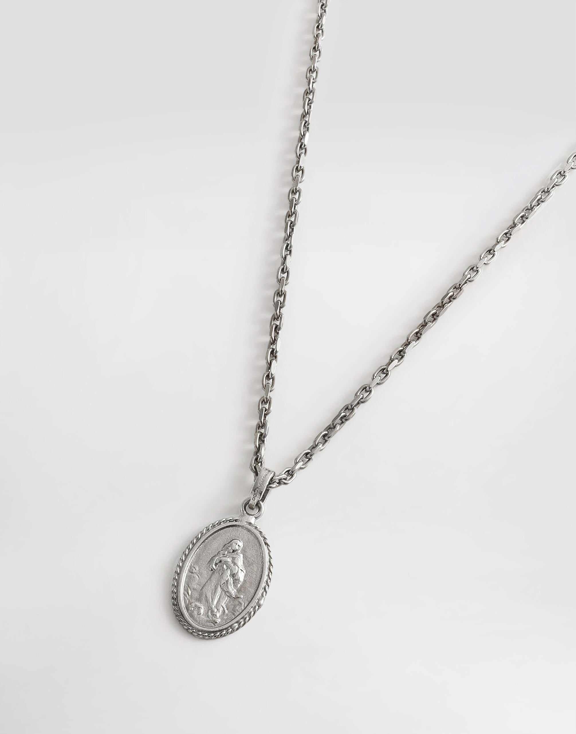Metal necklace with engraved medallion - 3