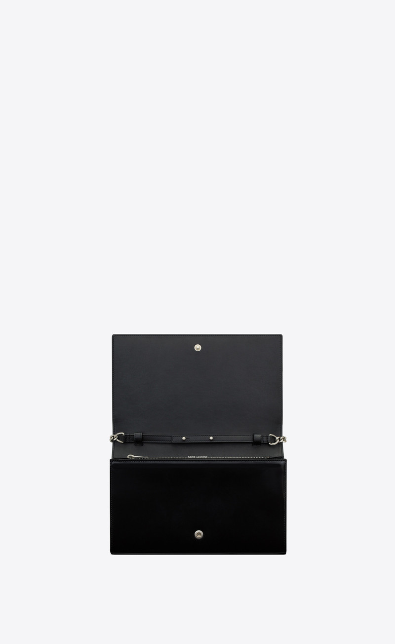 cassandre chain wallet in shiny leather 5