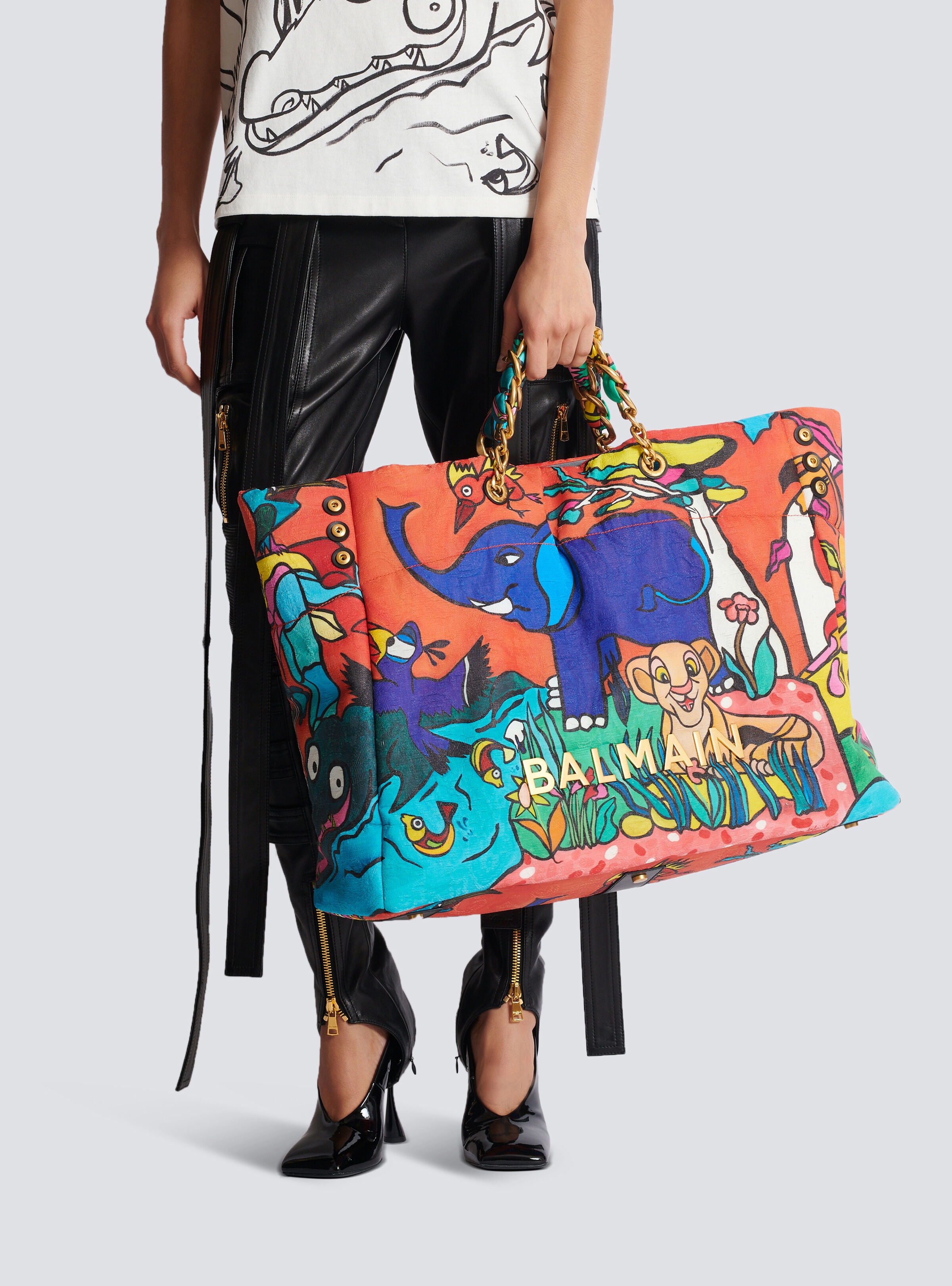 Disney x Balmain: The Lion King - 1945 Soft XXL tote bag in Enfant Précoce print - 8