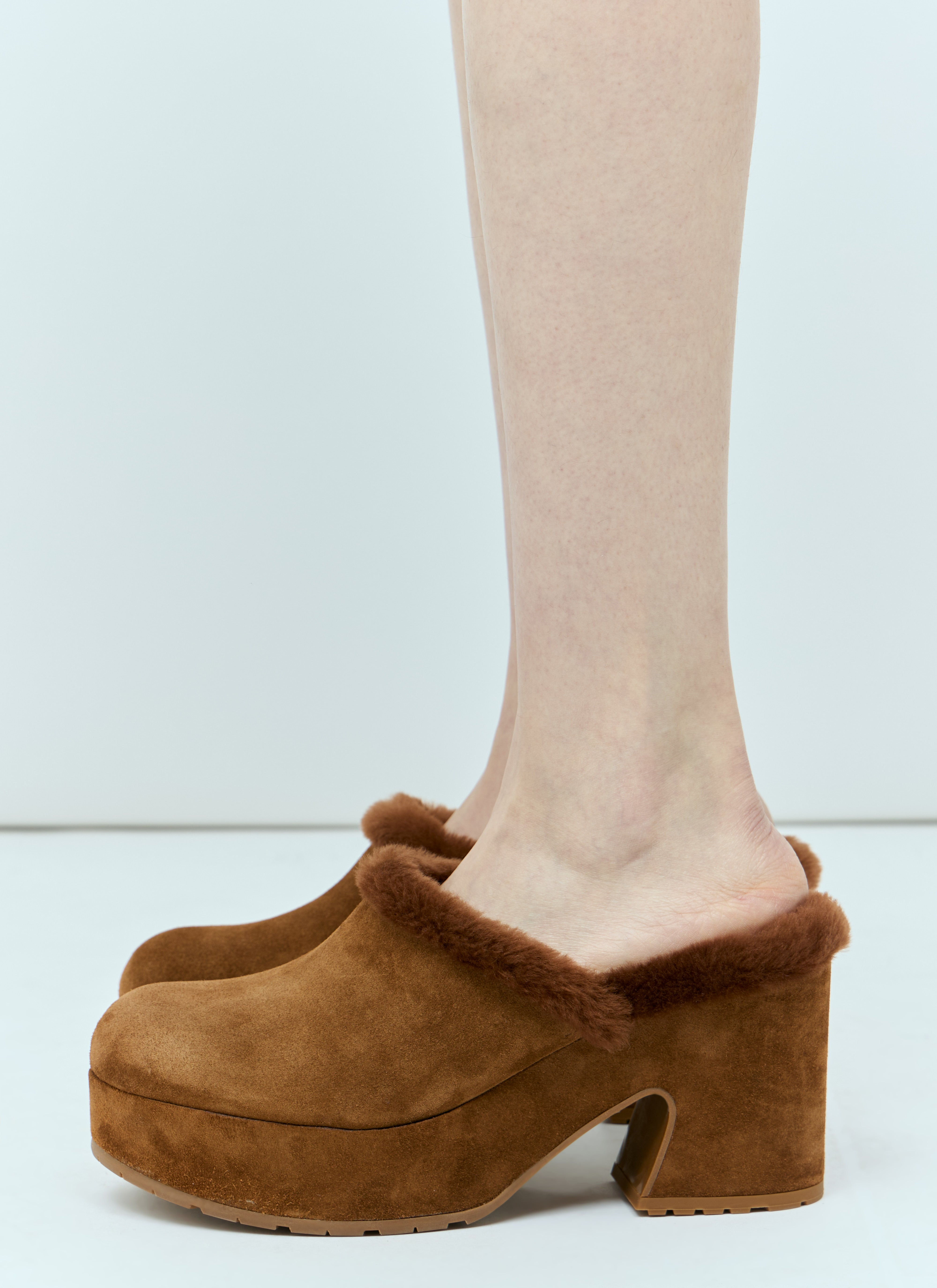 Gianvito Rossi Gianvito Rossi Women Lys Suede Clogs