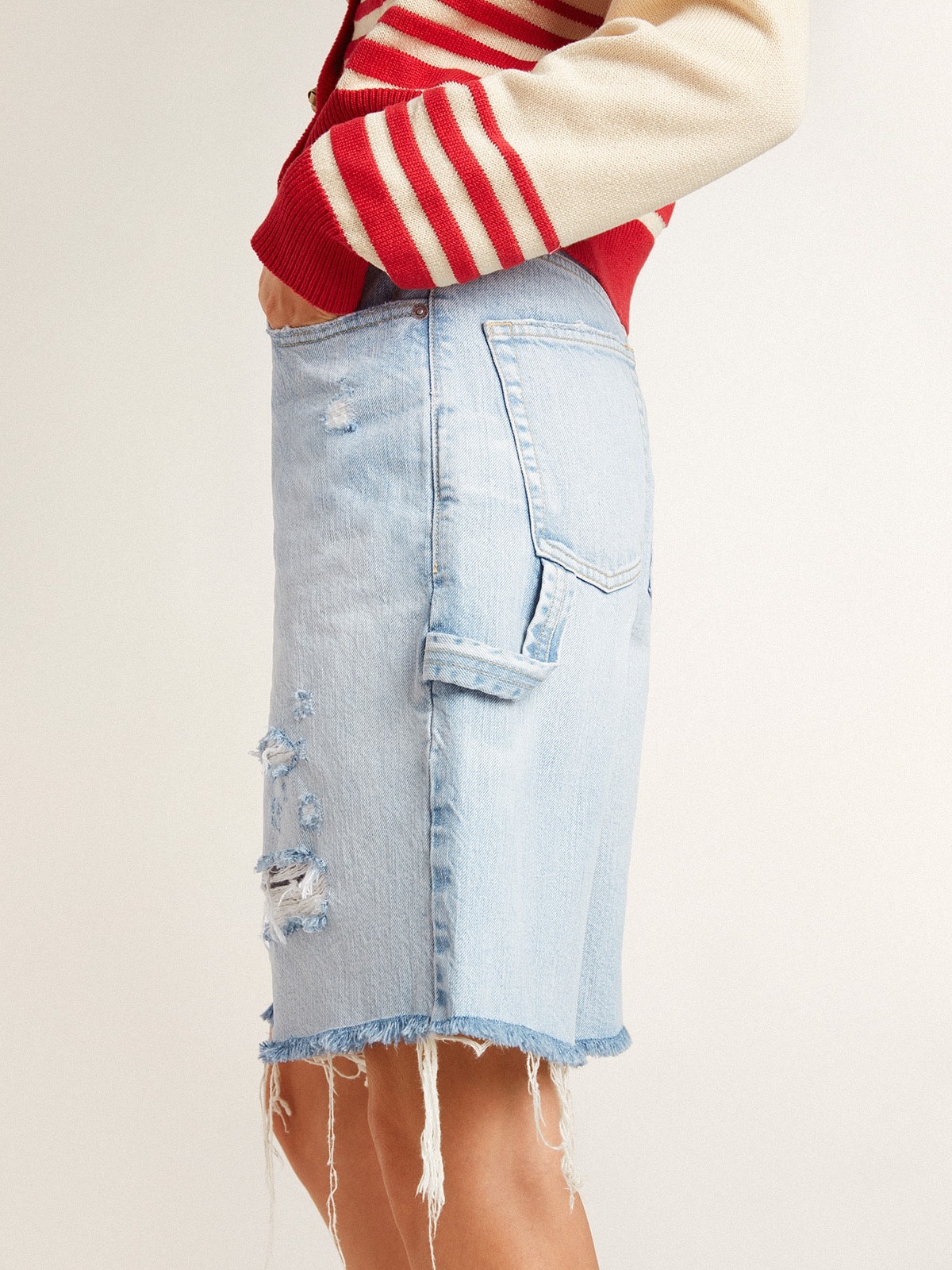 Women's Bermuda shorts in lived-in effect denim - 6
