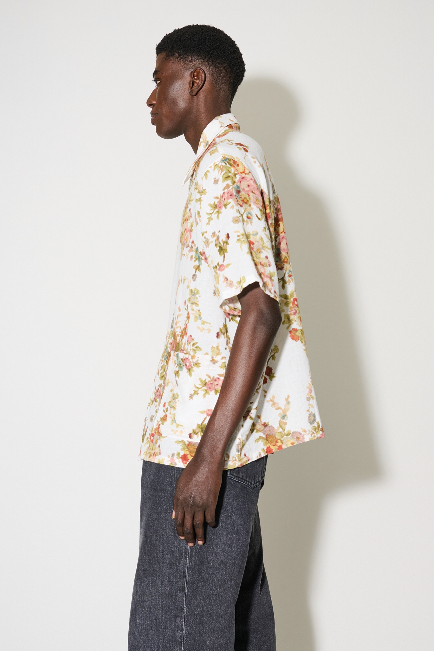 Elder Shirt Shortsleeve White Floral Tapestry Print - 3