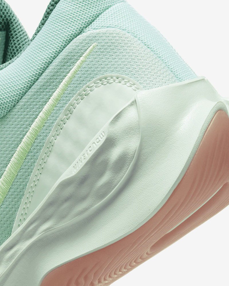 Nike Women's Renew Elevate 3 Basketball Shoes 8
