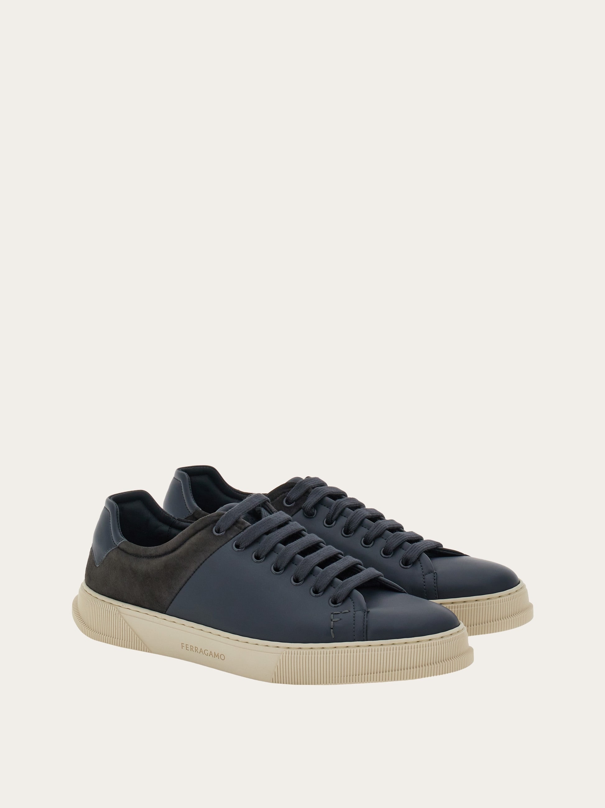 Low cut sneaker - 4
