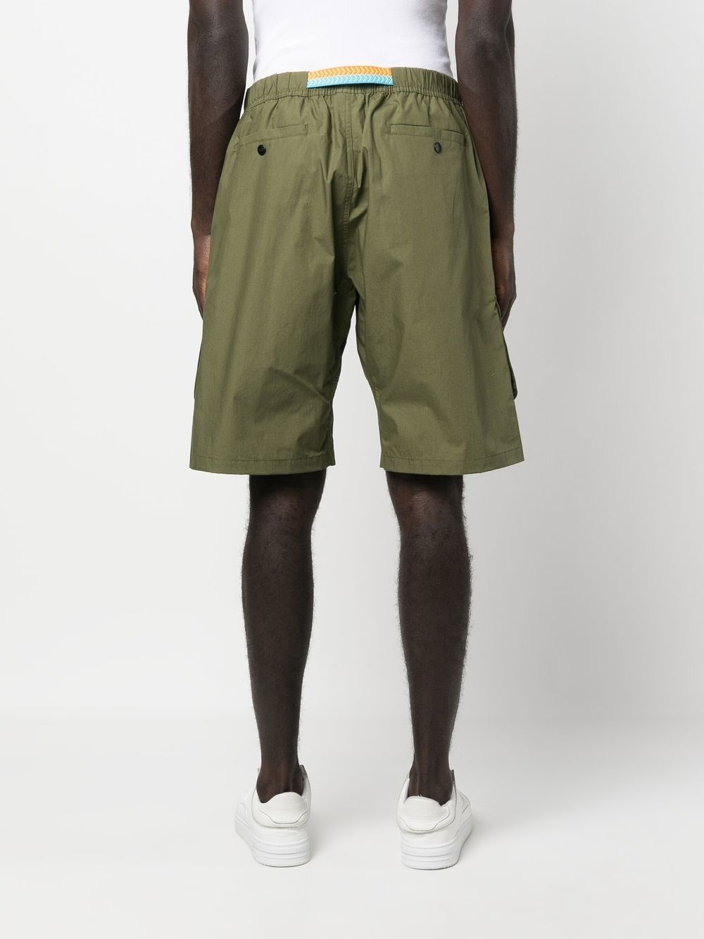 contrasting-belt cotton cargo shorts - 4