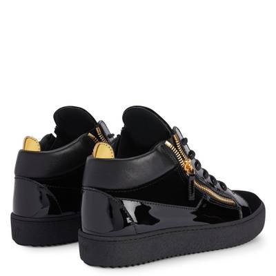 Giuseppe Zanotti Kriss outlook