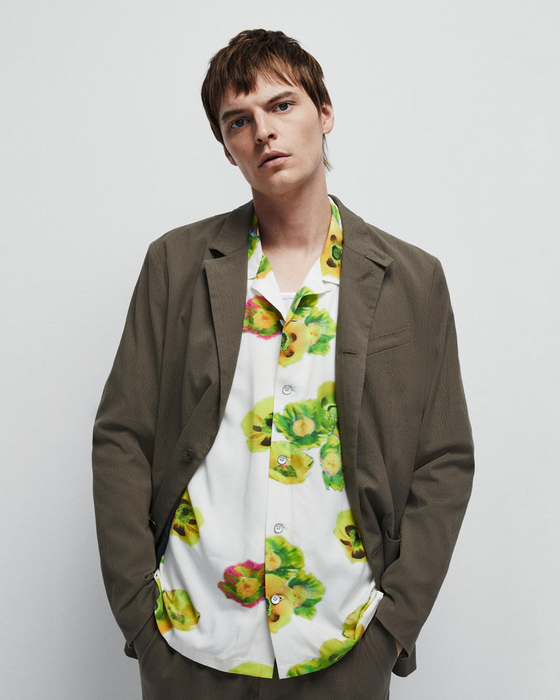 Linden Blazer
Stretch Seersucker Blazer 7