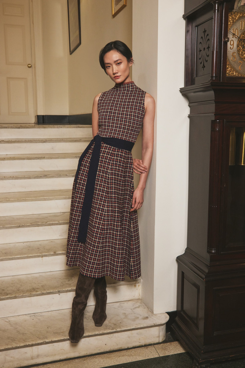 Cara Cara Brice Dress
Channel Timeless Allure outlook