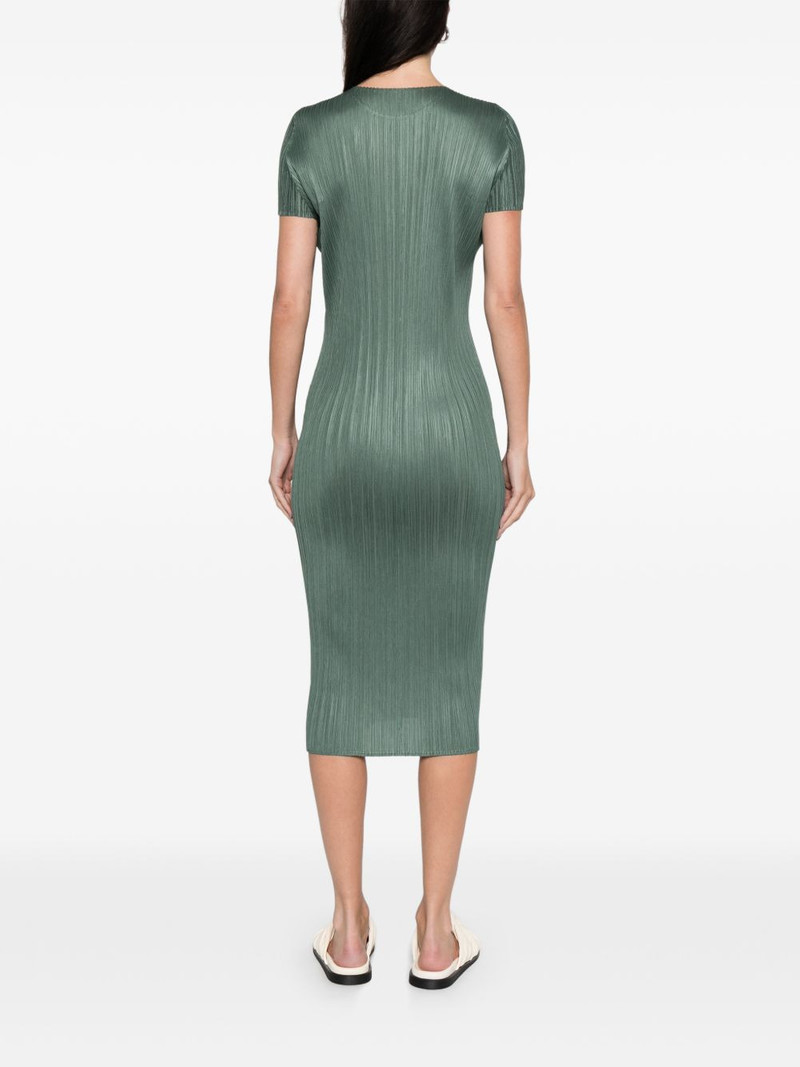 Pleated short-sleeve dress 4