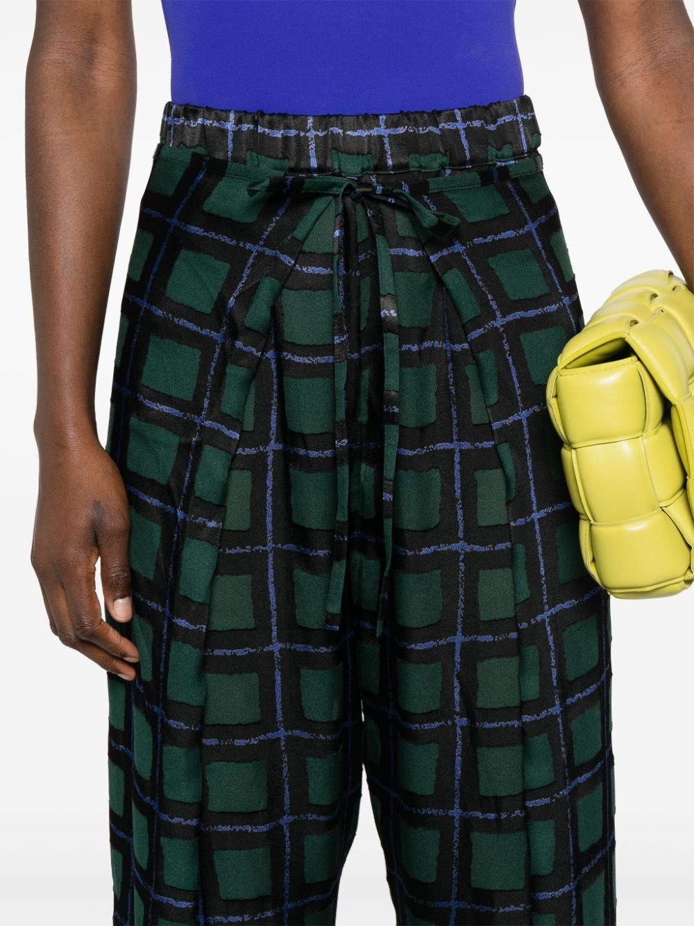 check-pattern straight trousers - 5