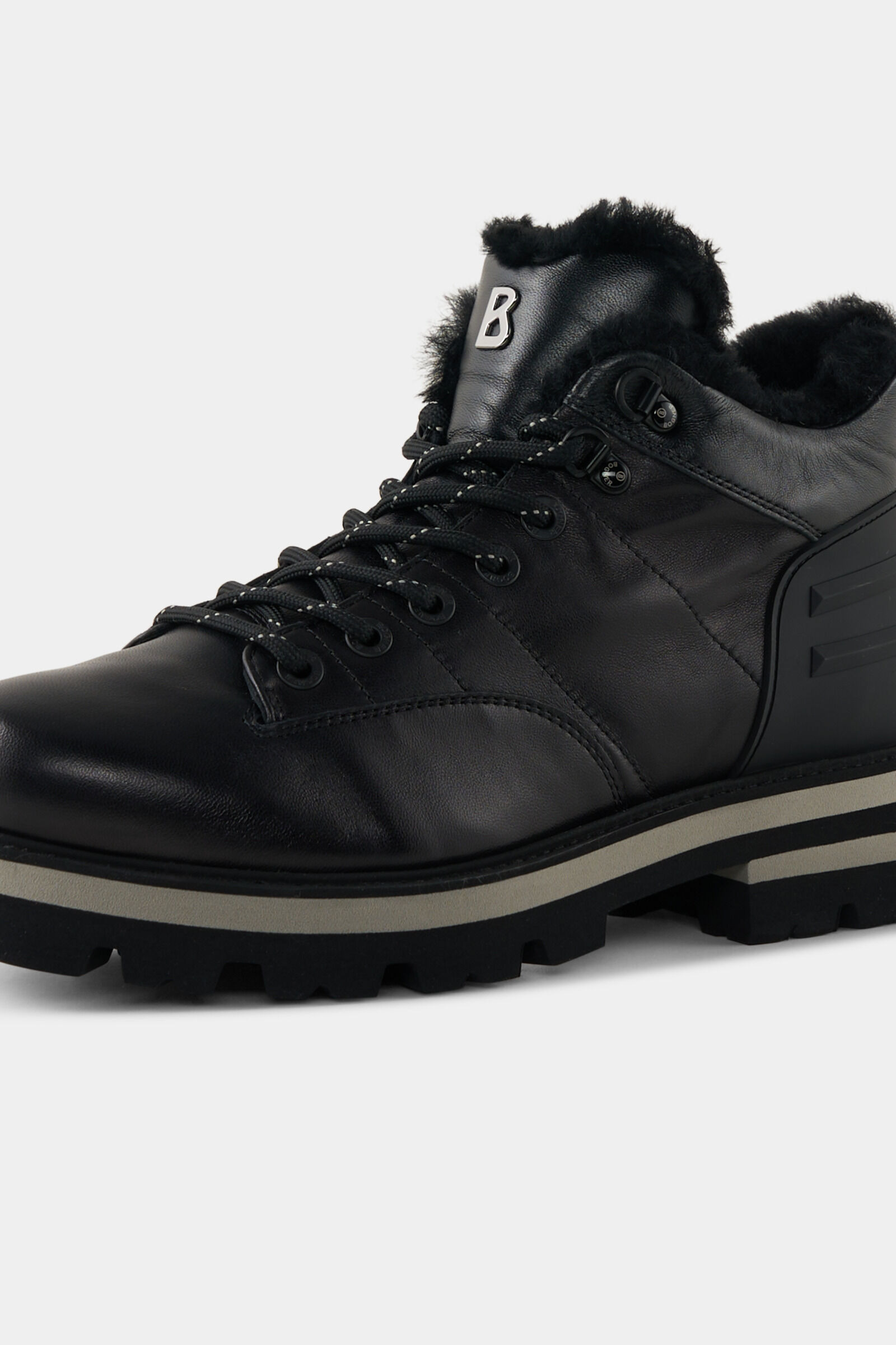 Low boots Courchevel in Black - 7