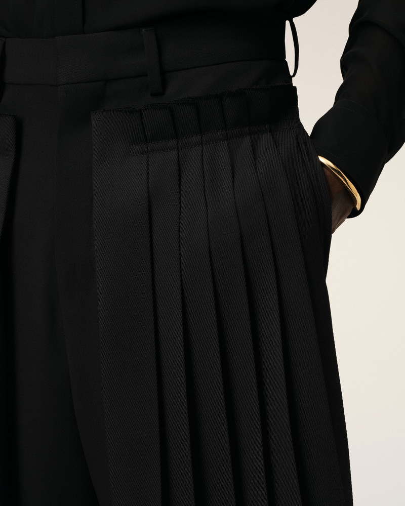 BLACK WOOL PLEATED BERMUDA 5