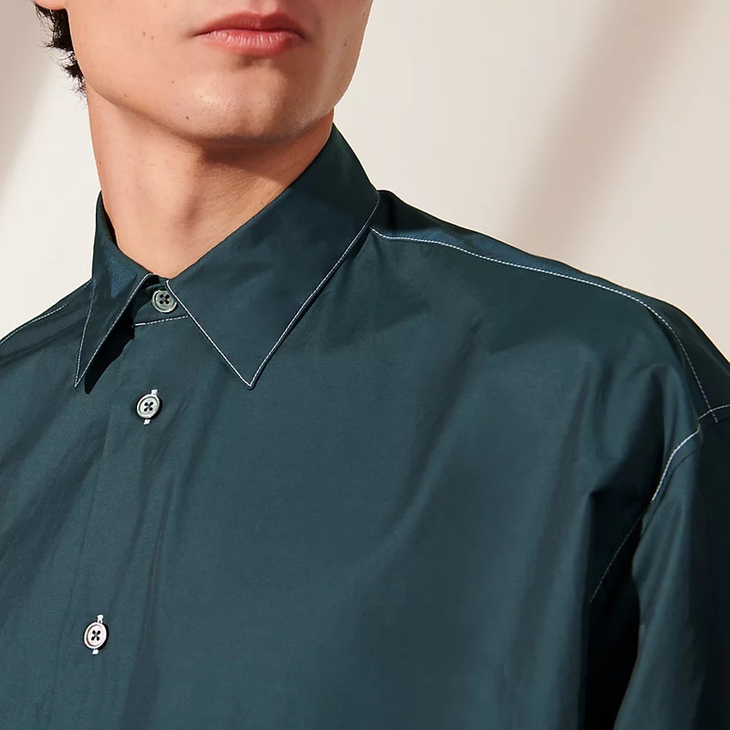 Boxy fit shirt with flexible collar 4