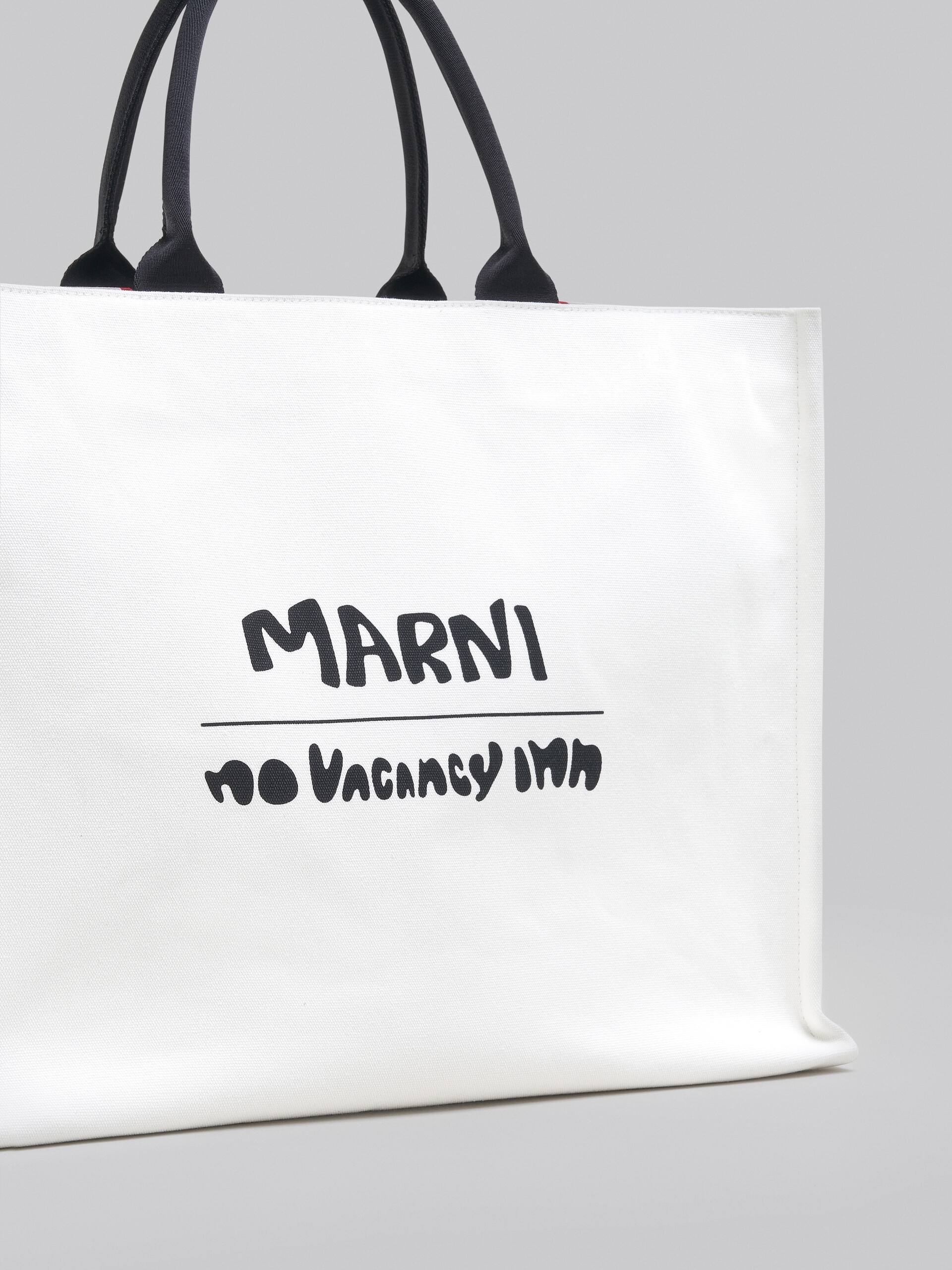 MARNI X NO VACANCY INN - BEY TOTE BAG IN WHITE CANVAS - 5