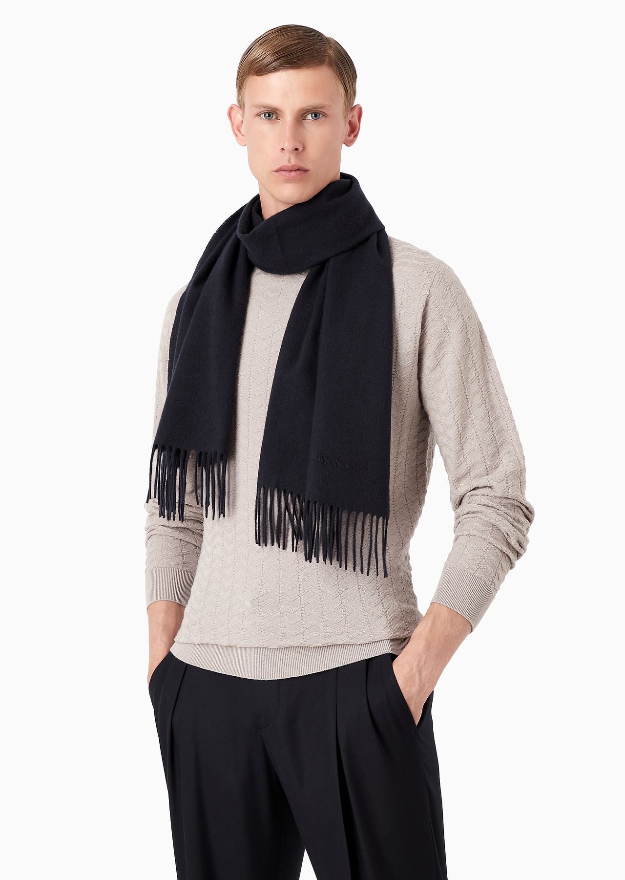 Cashmere scarf with embroidered logo - 3