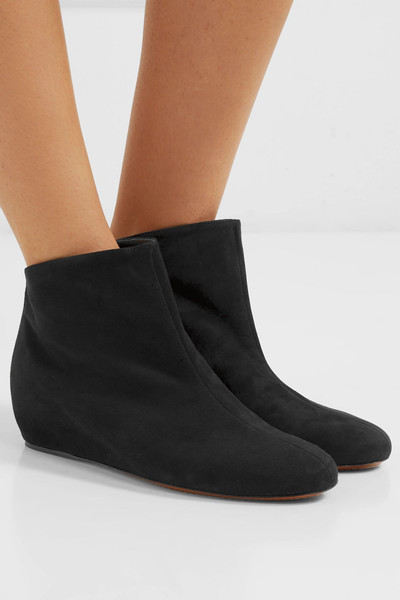 Alaïa 35 suede wedge ankle boots outlook