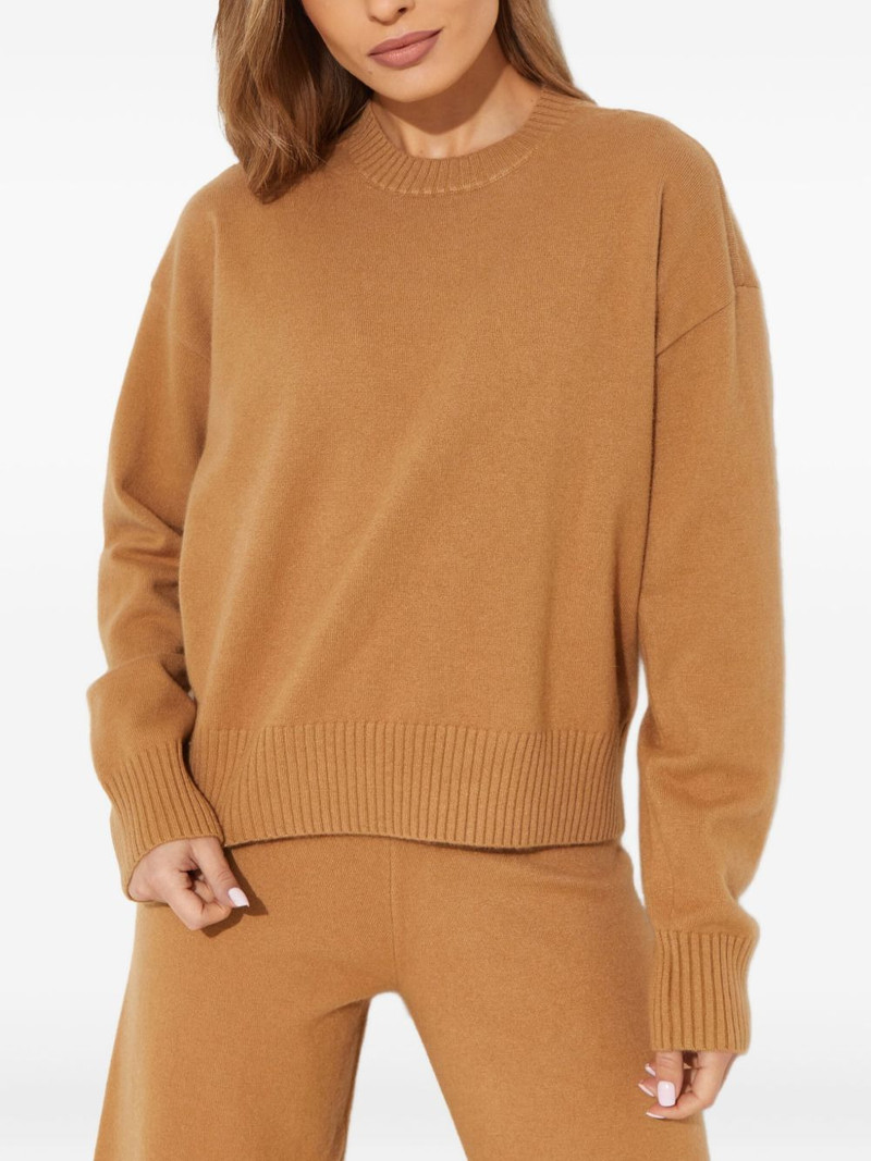 round-neck sweater 1