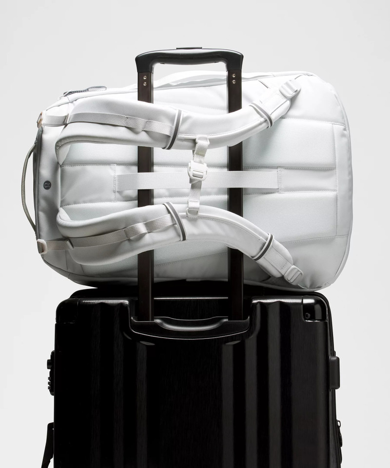 Triple-Zip Backpack 28L *Tech Canvas 6