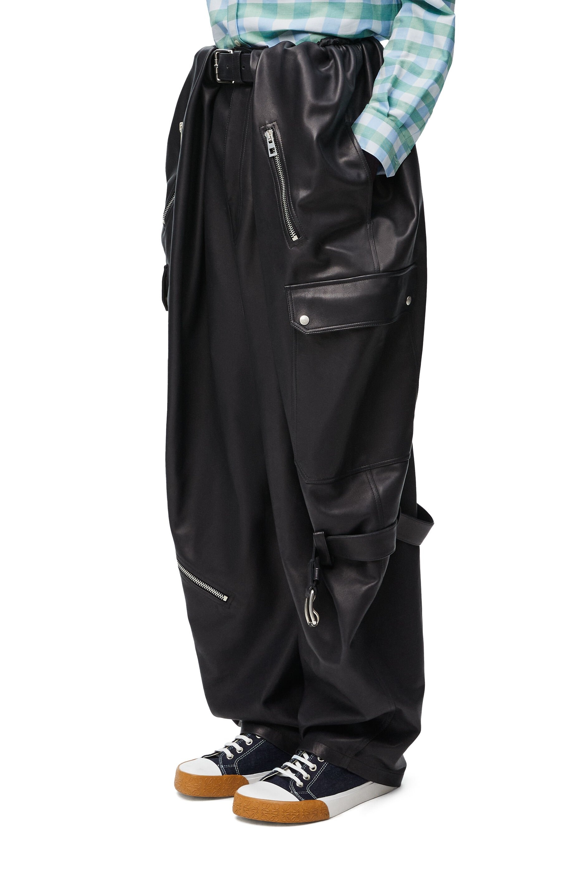Balloon cargo trousers in mellow nappa lambskin - 4