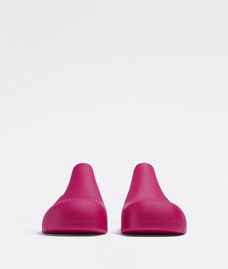 Bottega Veneta puddle outlook