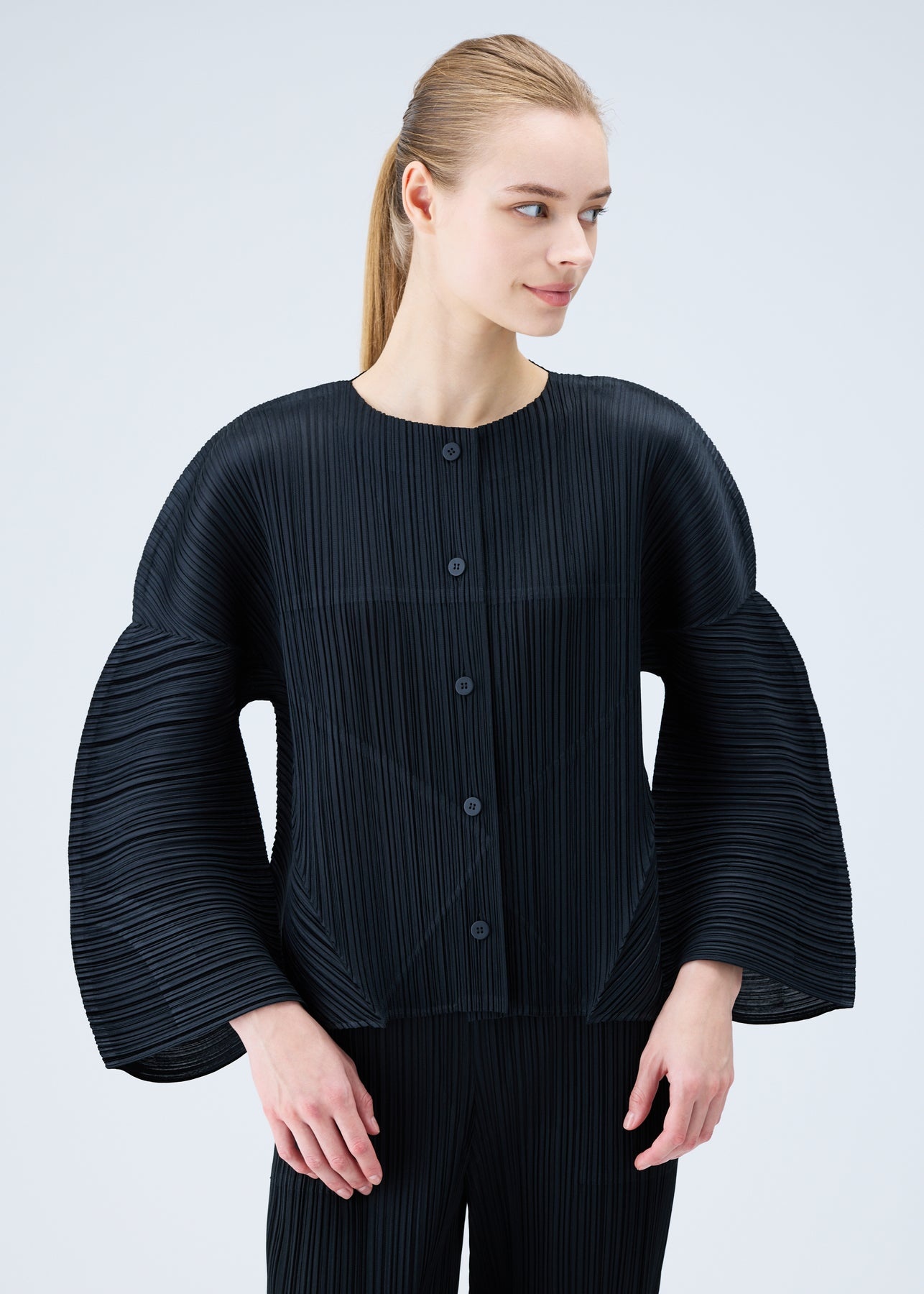 PLEATS PLEASE ISSEY MIYAKE 