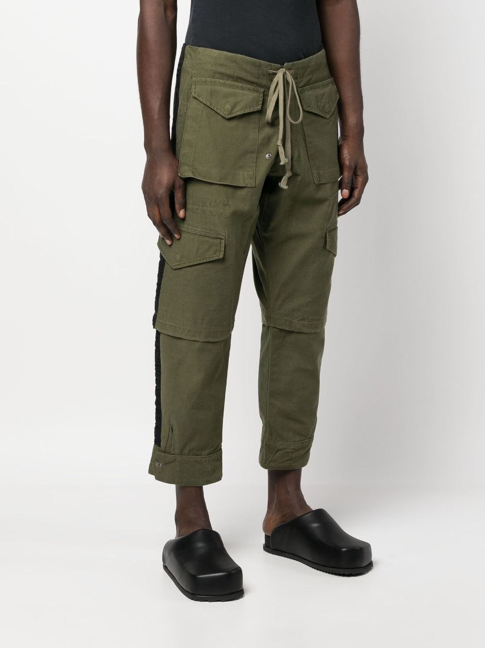 cropped-leg cargo trousers - 3