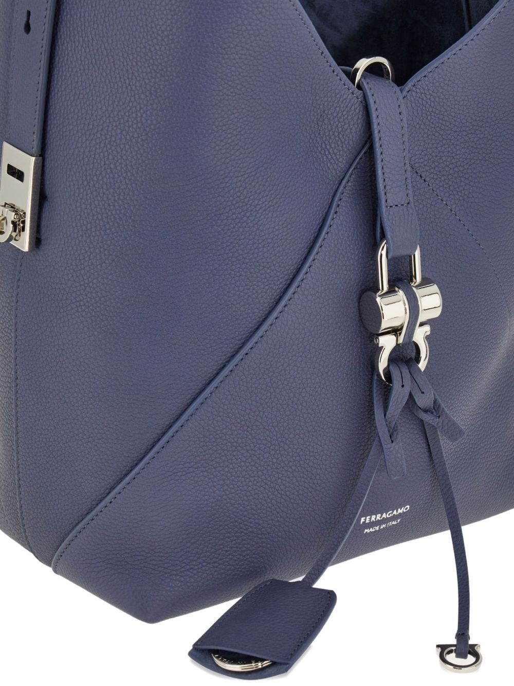 small V-shaped shoulder bag - 5