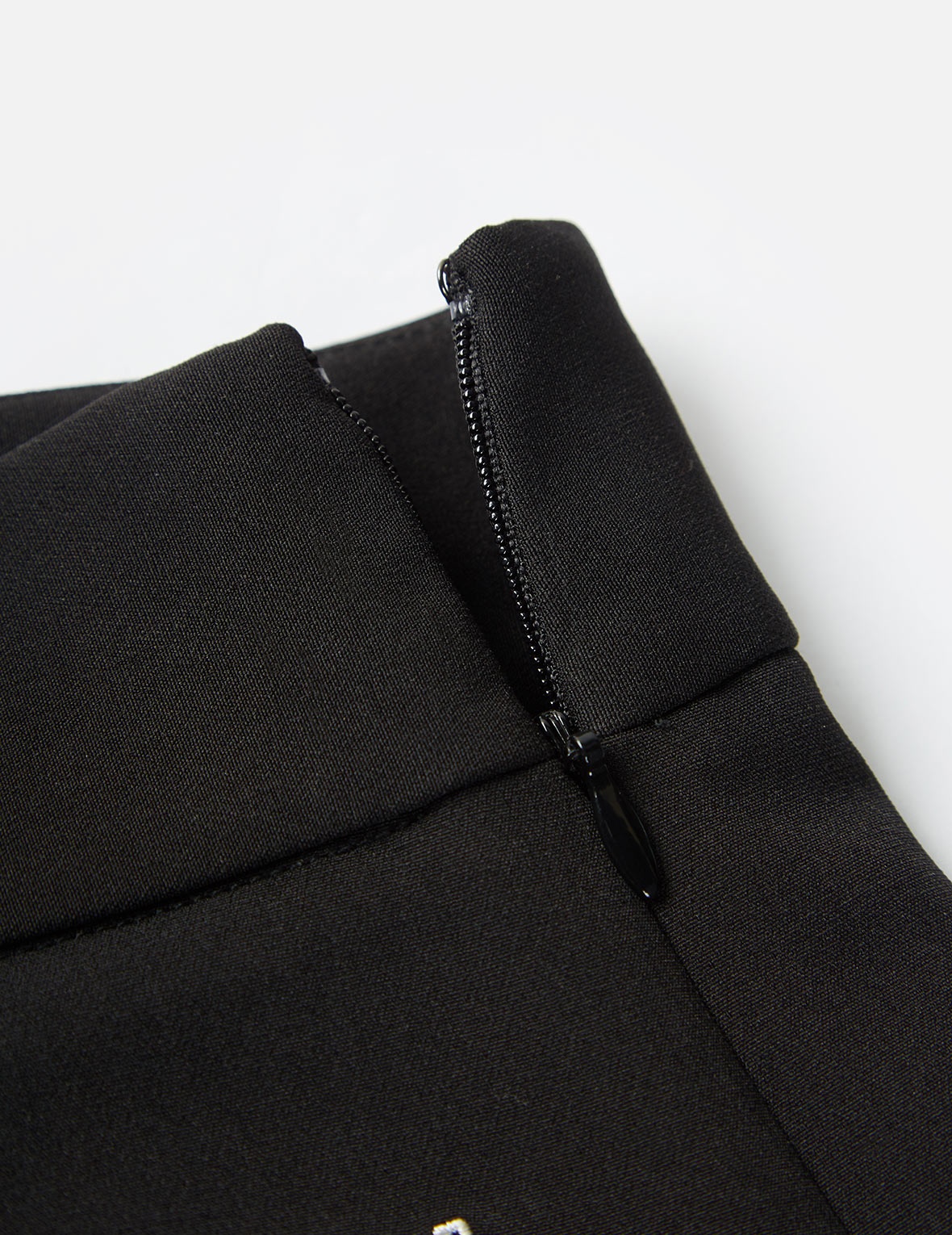 Partial Leather Buckle Belt Cropped Straight Fit Pants - 10