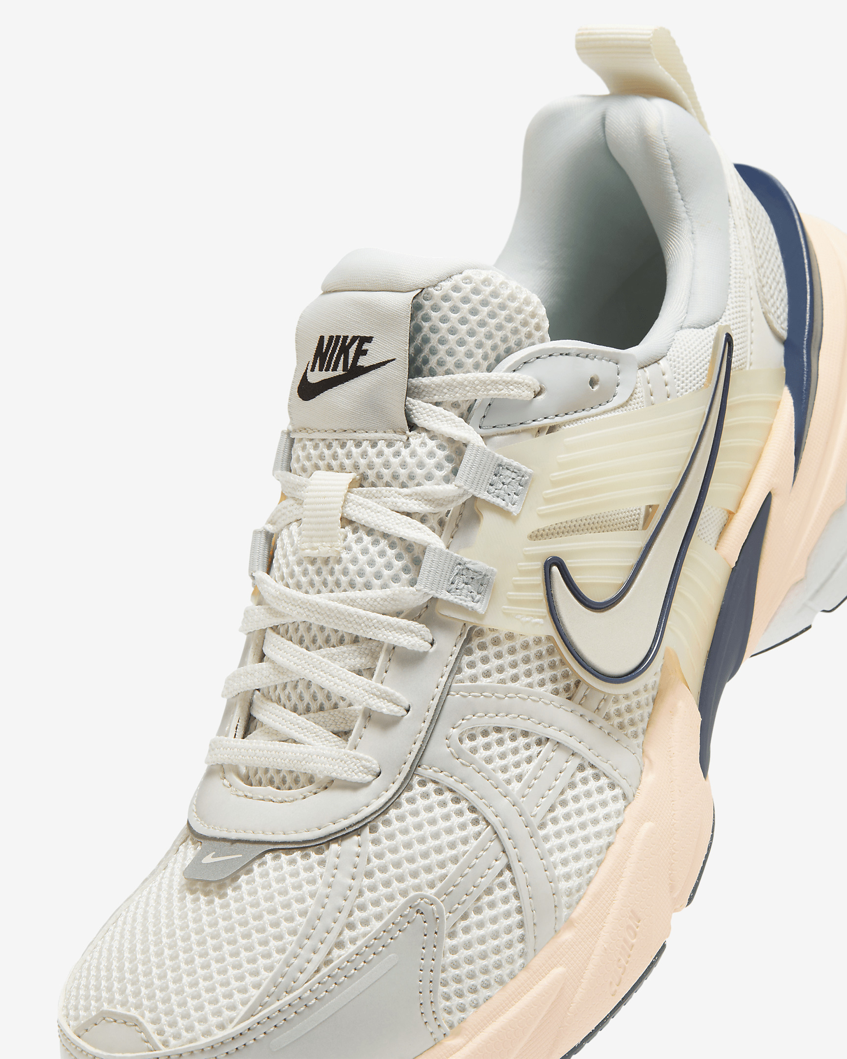 Nike V2K Run Shoes - 7