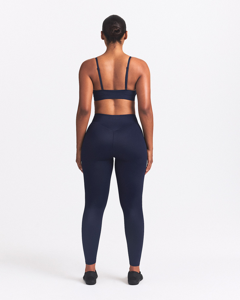 NikeSKIMS Shine Women's High-Waisted Bonded 26" Leggings 5