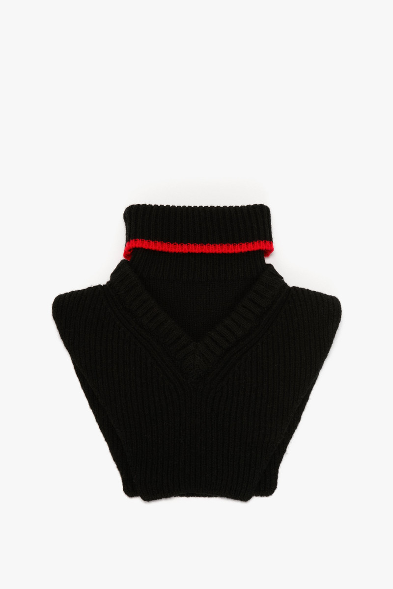 Knitted Polo Neck Bib In Black-Red 1
