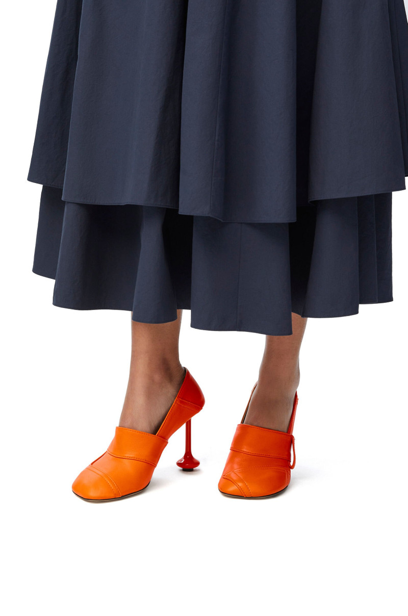 Loewe Toy pump in lambskin outlook